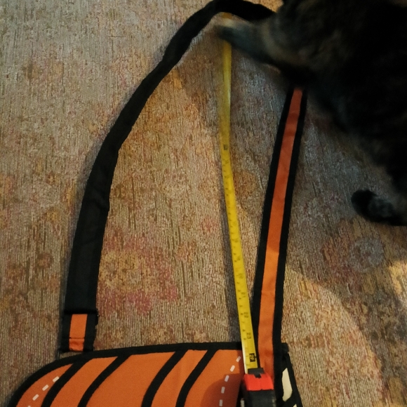 2D cartoon crossbody bag - Picture 9 of 9